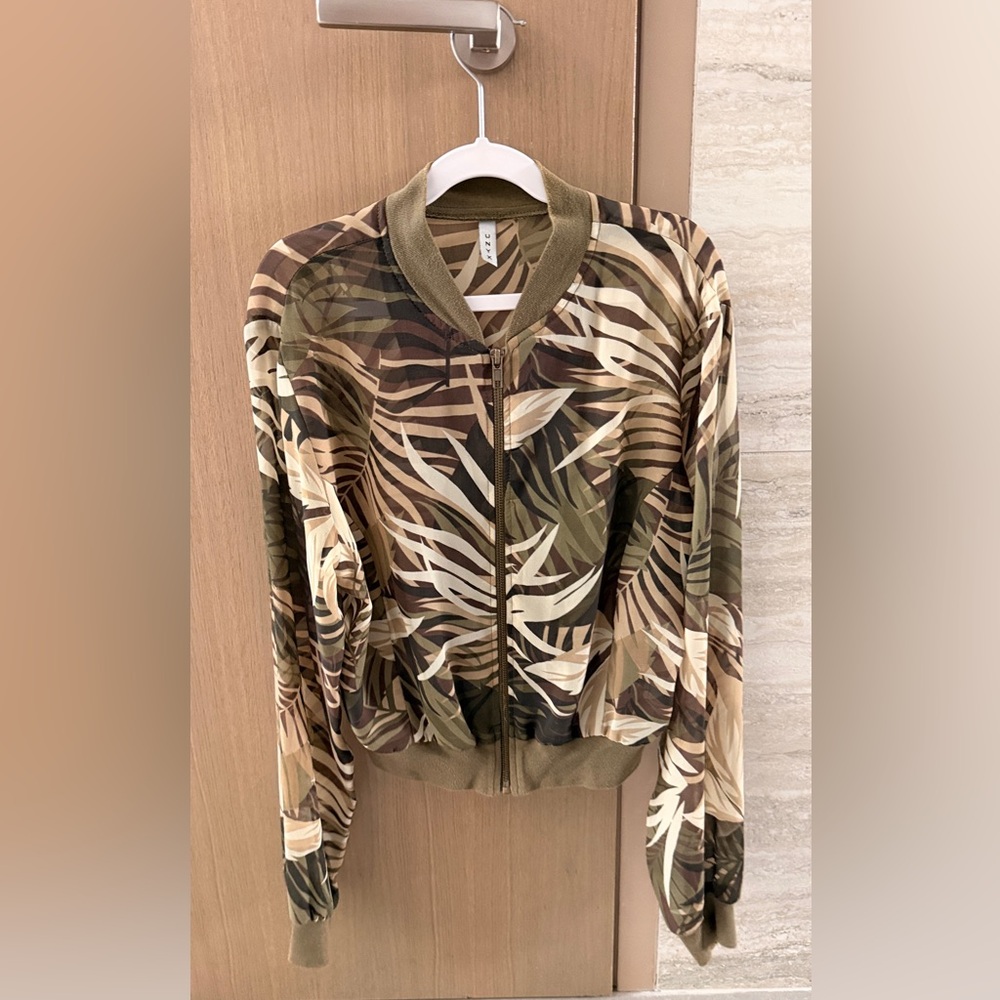 UNYX, Vintage Women's Camouflage Bomber Jacket, Small, chiffon flowy